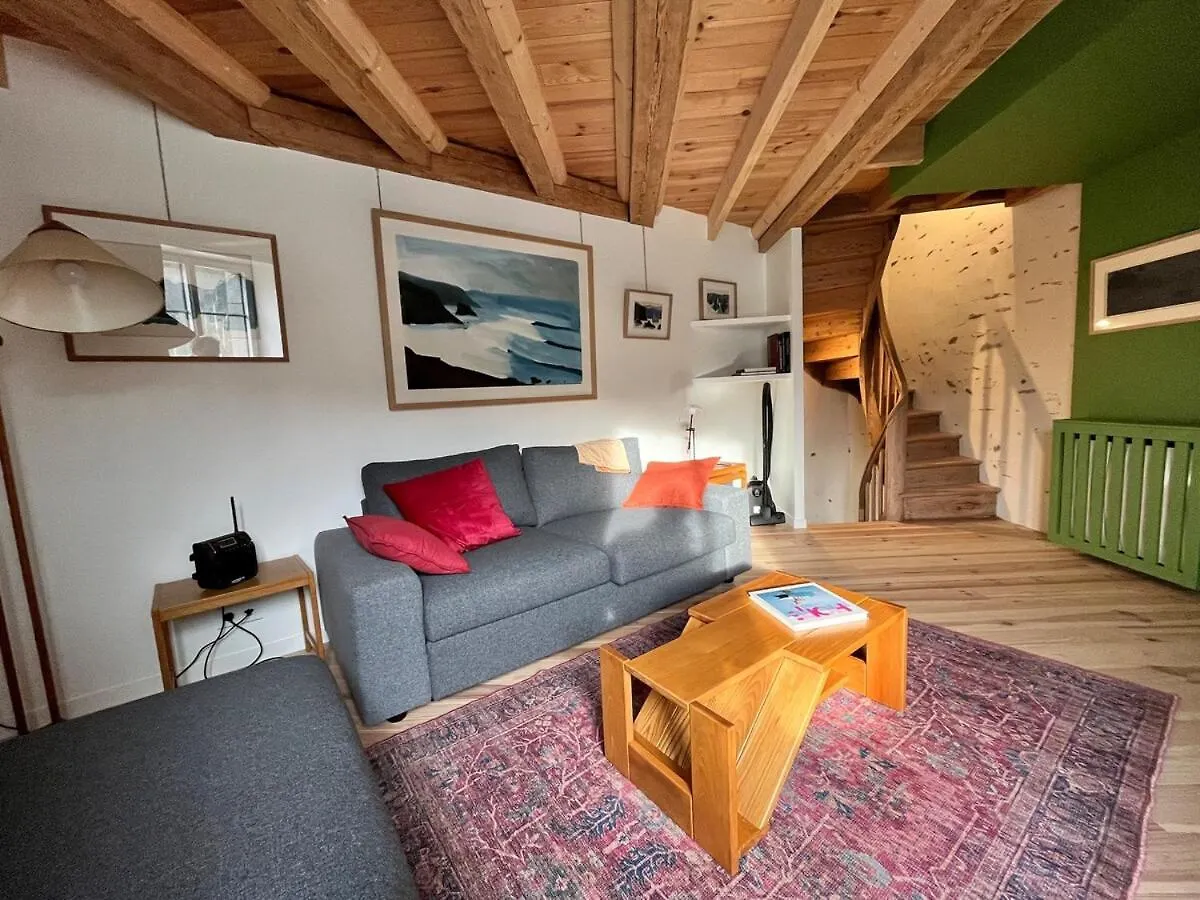 La Maison Rouge Sur Le Port A Proximite De Toutes Commodites 2 Personnes Plérin Frankrike