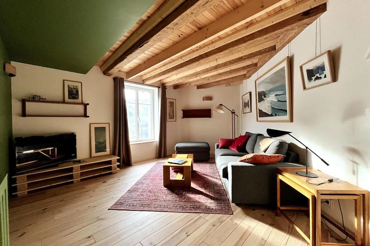 Semesterbostad La Maison Rouge Sur Le Port A Proximite De Toutes Commodites 2 Personnes Plérin